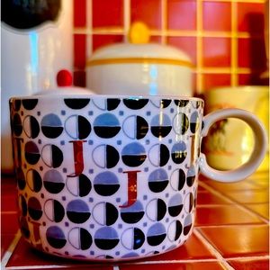Anthropologie Letter C Mug
$15
Size: 14 oz Anthropologie